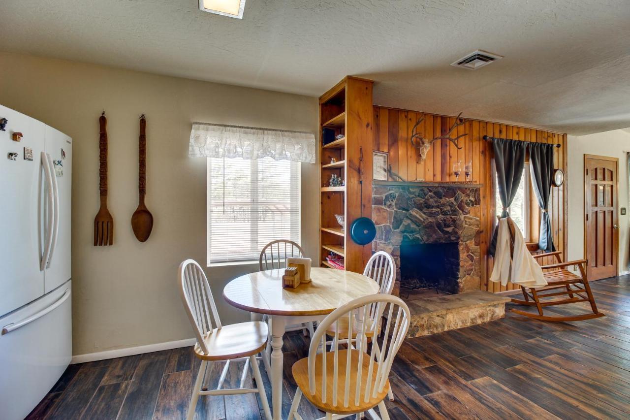 Laptop-Friendly Lakeside Cottage Stay With Gas Grill Pinetop-Lakeside Luaran gambar